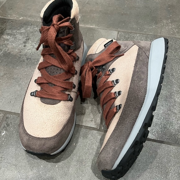 Merrell main image 4